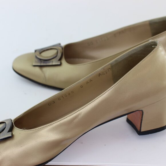 Salvatore Ferragamo Buckled Kitten Heel Pump (8 US) - Picture 8 of 9